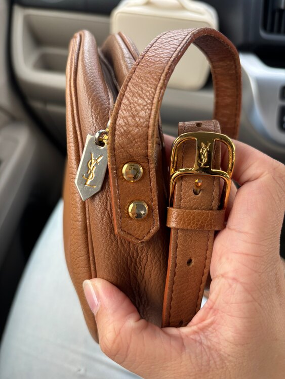 イブサンローラン  （ブランドバッグ）の商品画像 - 査定依頼日：2025年3月22日 - 最高査定価格：10,000円