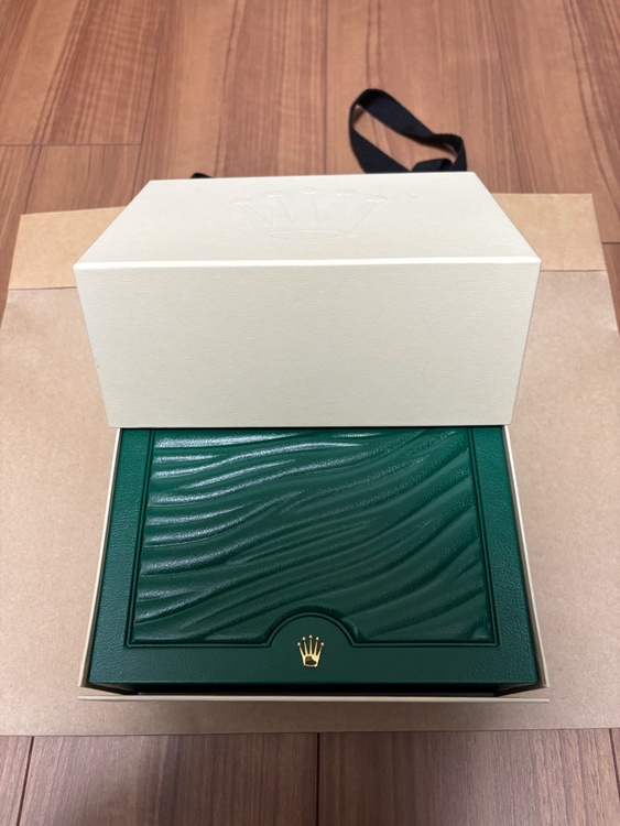 ロレックス パーペチュアル 1260000（高級時計）の商品画像 - 査定依頼日：2026年1月9日 - 最高査定価格：2,350,000円