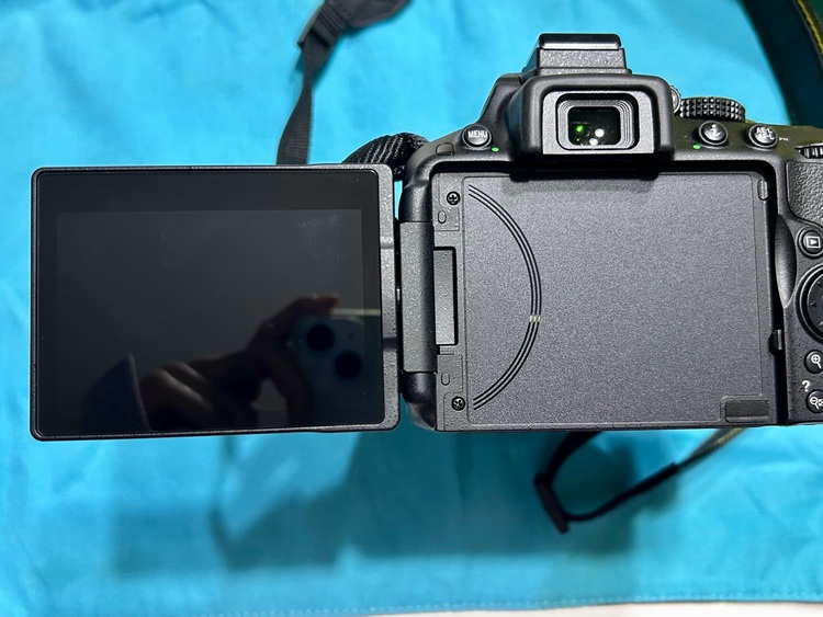 D5300（カメラ）の商品画像 - 査定依頼日：2025年10月19日 - 最高査定価格：30,000円