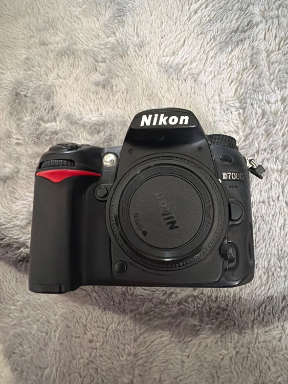 D7000（カメラ）の商品画像 - 査定依頼日：2026年5月30日 - 最高査定価格：8,100円