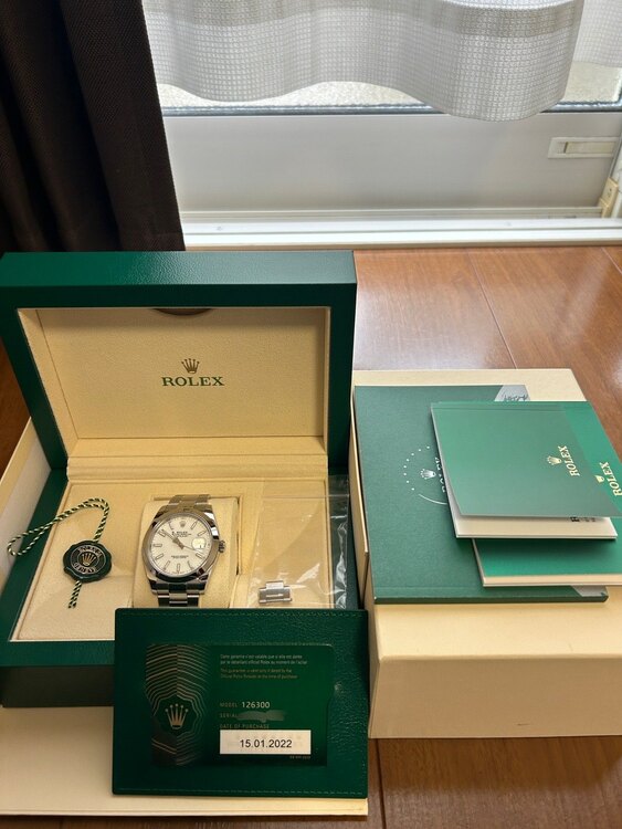 ロレックス デイトジャスト 12630（高級時計）の商品画像 - 査定依頼日：2023年12月11日 - 最高査定価格：1,200,000円