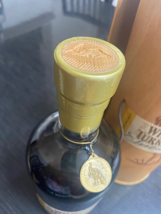 ウイスキー ワイルドターキー （お酒）の商品画像 - 査定依頼日：2025年4月15日 - 最高査定価格：180,000円