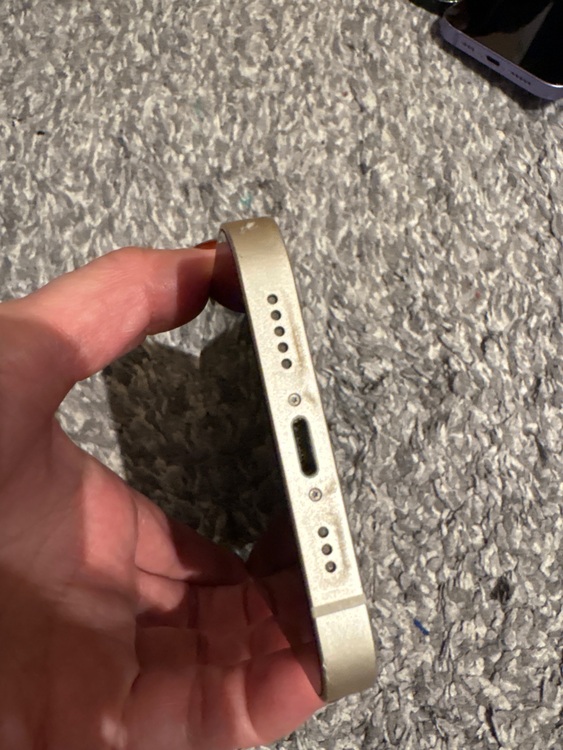 iPhone14（スマホ）の商品画像 - 査定依頼日：2025年10月1日 - 最高査定価格：35,000円