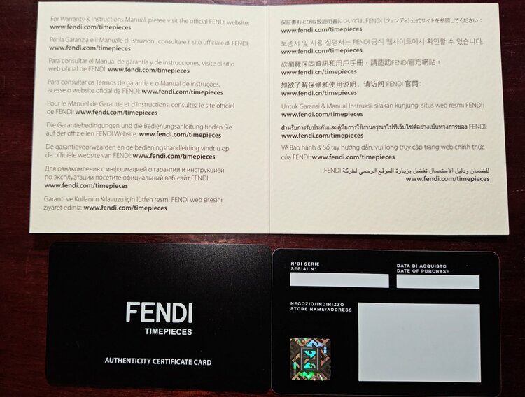 FENDIモメントレディースクォーツ　シルバー（高級時計）の商品画像 - 査定依頼日：2026年5月2日 - 最高査定価格：100,000円