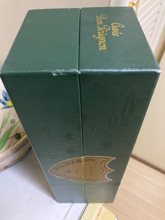 シャンパン ドン・ペリニヨン （お酒）の商品画像 - 査定依頼日：2025年12月13日 - 最高査定価格：18,000円