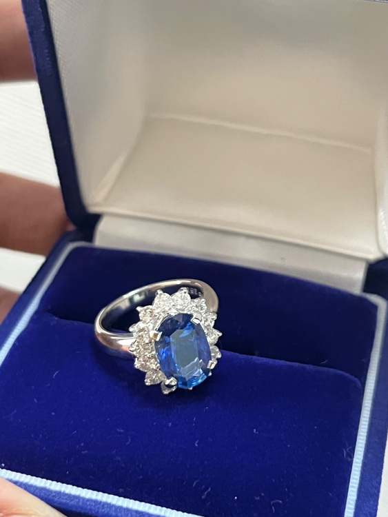 3.638 Ctサファイアダイヤモンドリング（宝石）の商品画像 - 査定依頼日：2025年9月28日 - 最高査定価格：450,000円