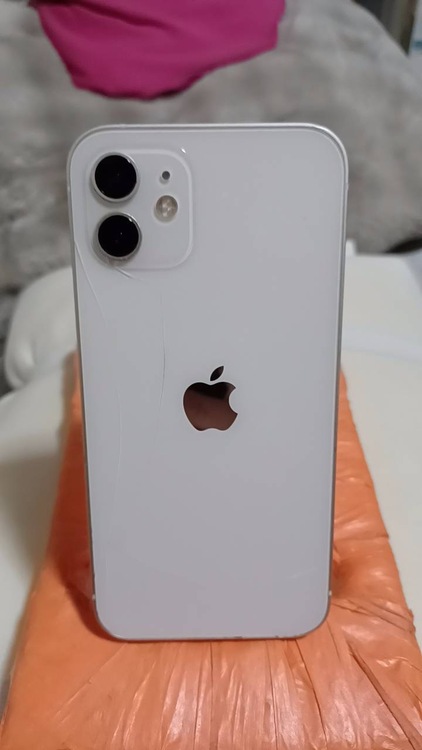 iPhone 12 128GB au（スマホ）の商品画像 - 査定依頼日：2026年5月8日 - 最高査定価格：24,000円