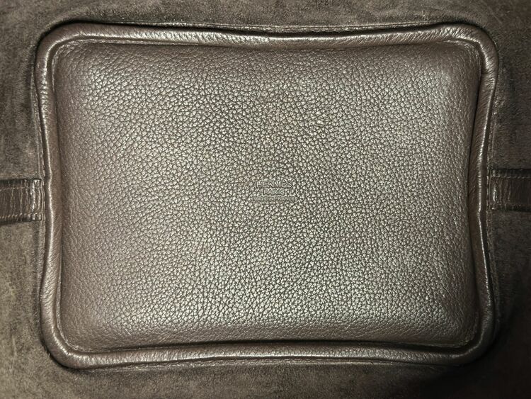 ピコタンロック エベンヌ バレニアフォーブル（ブランドバッグ）の商品画像 - 査定依頼日：2025年11月10日 - 最高査定価格：100,000円