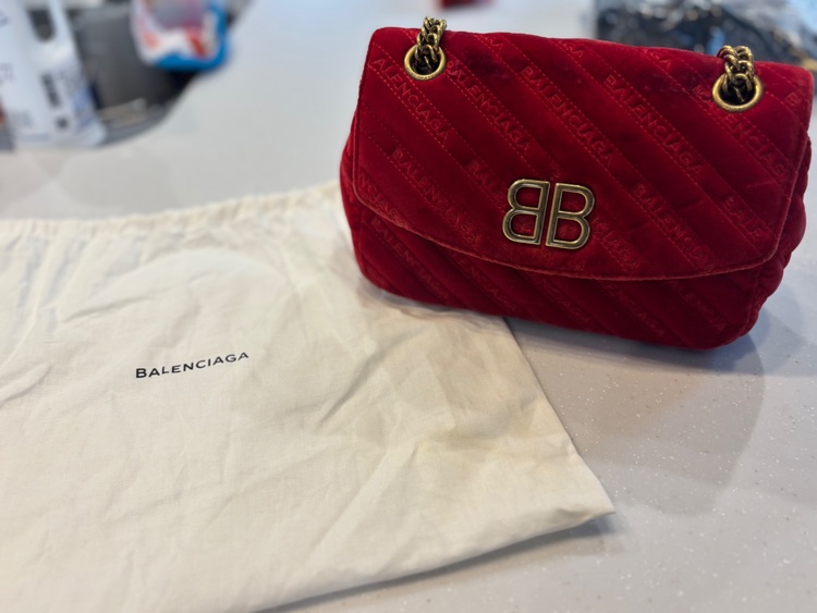 チェーンショルダーバッグ（ブランドバッグ）の商品画像 - 査定依頼日：2025年8月13日 - 最高査定価格：50,000円