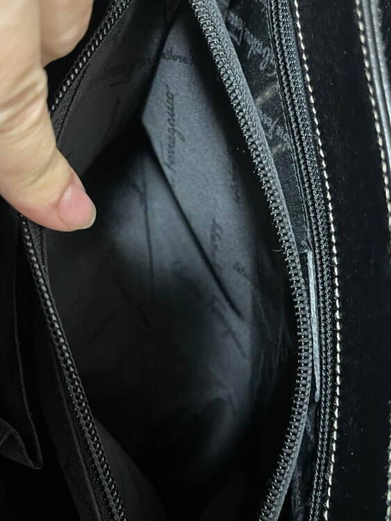 フェラガモ  （ブランドバッグ）の商品画像 - 査定依頼日：2025年3月25日 - 最高査定価格：7,000円