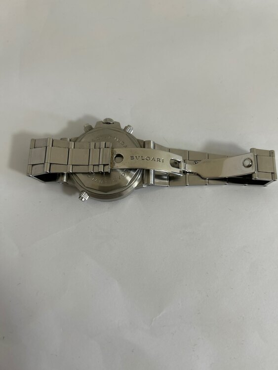 ブルガリ ディアゴノ SD38SGMTディアゴノプロフェッショナルスクーバGMT3タイムゾーンSSブラック（高級時計）の商品画像 - 査定依頼日：2025年5月11日 - 最高査定価格：180,000円