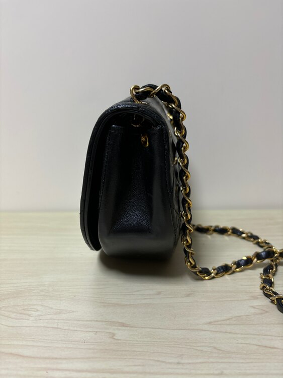 マトラッセチェーンポシェット（ブランドバッグ）の商品画像 - 査定依頼日：2025年1月28日 - 最高査定価格：110,000円