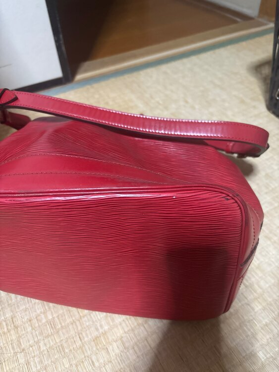 ルイヴィトン　エピ（ブランドバッグ）の商品画像 - 査定依頼日：2024年12月24日 - 最高査定価格：35,000円