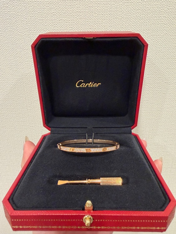 Cartier LOVE ブレスレット フルダイヤ（金・貴金属）の商品画像 - 査定依頼日：2026年5月18日 - 最高査定価格：2,750,000円