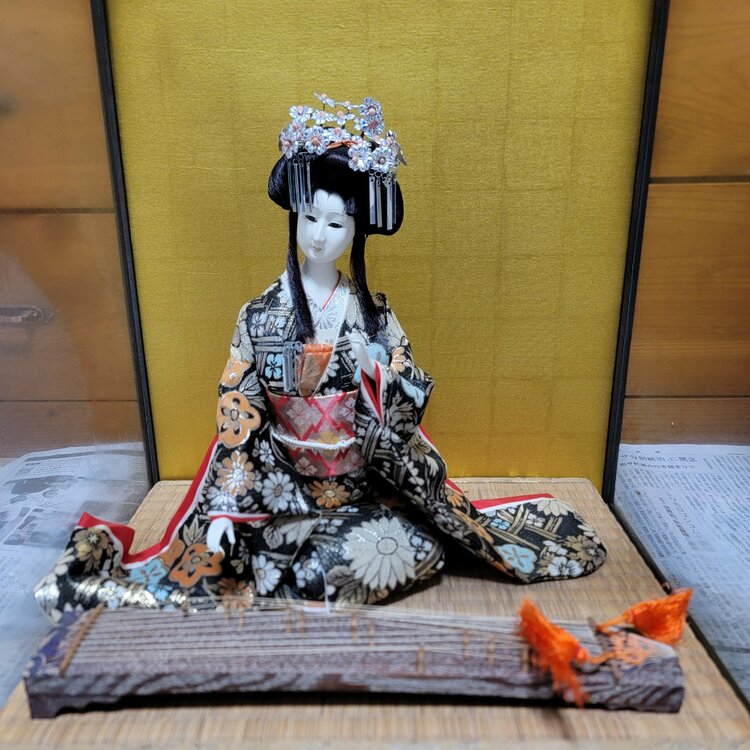 琴と女性（美術品・骨董品）の商品画像 - 査定依頼日：2026年2月12日 - 最高査定価格：100,000円