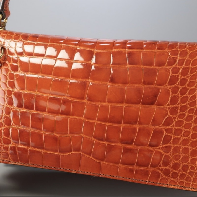 ヴィンテージクロコ　ハンドバック（ブランドバッグ）の商品画像 - 査定依頼日：2026年1月21日 - 最高査定価格：80,000円