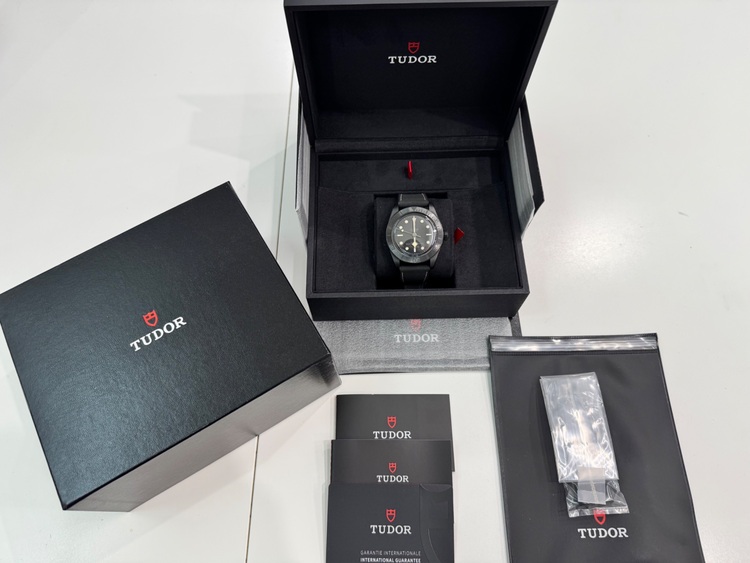 チューダー ブラックベイ （高級時計）の商品画像 - 査定依頼日：2025年6月12日 - 最高査定価格：400,000円