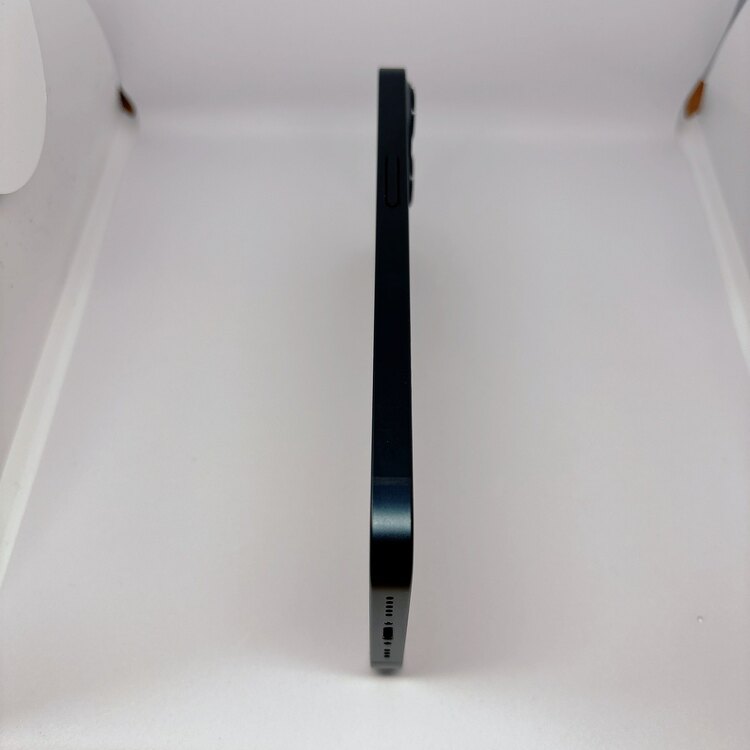 iPhone 13 128GB docomo（スマホ）の商品画像 - 査定依頼日：2025年4月16日 - 最高査定価格：35,000円