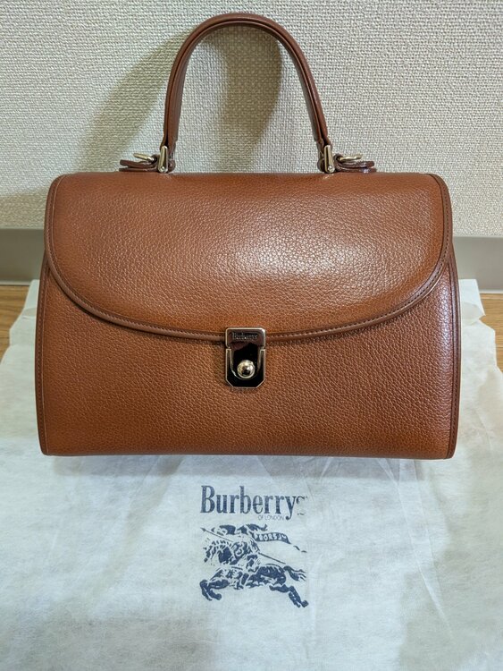 バック（ブランドバッグ）の商品画像 - 査定依頼日：2026年1月21日 - 最高査定価格：3,000円