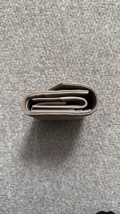 イブサンローラン  （ブランドバッグ）の商品画像 - 査定依頼日：2025年10月1日 - 最高査定価格：12,000円