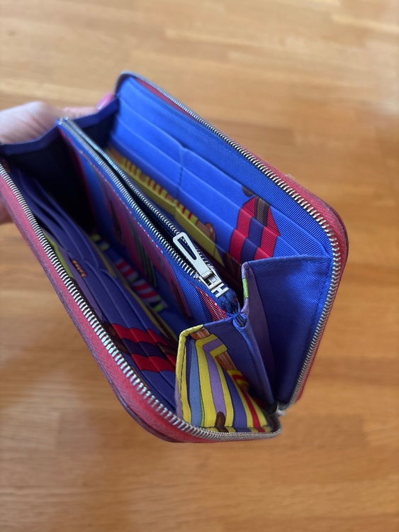 シルクイン　財布（ブランド財布・小物）の商品画像 - 査定依頼日：2025年9月3日 - 最高査定価格：30,000円