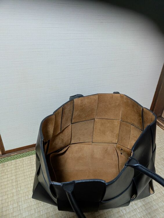 ラージアルコトートバック（ブランドバッグ）の商品画像 - 査定依頼日：2025年8月27日 - 最高査定価格：200,000円