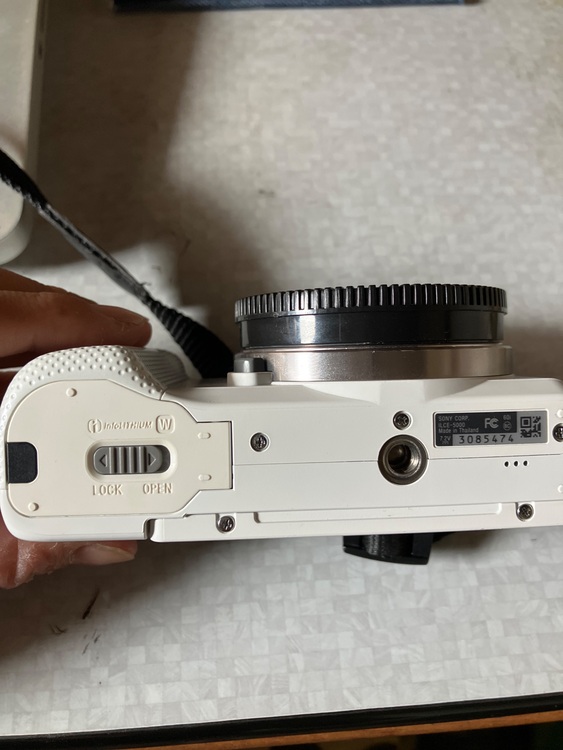 ILCE-5000（カメラ）の商品画像 - 査定依頼日：2025年10月21日 - 最高査定価格：25,000円