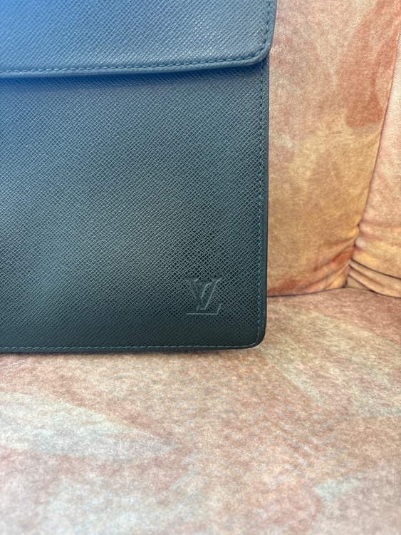 ブリーフケース（ブランドバッグ）の商品画像 - 査定依頼日：2026年1月23日 - 最高査定価格：30,000円