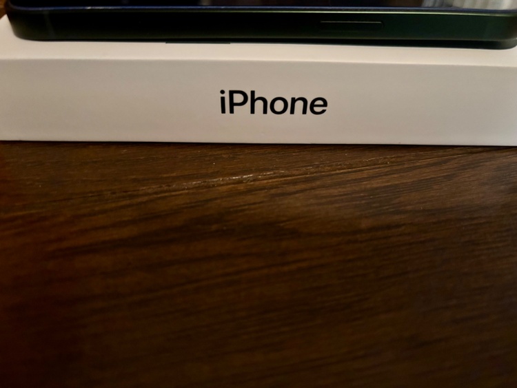 iPhone 13 128GB au（スマホ）の商品画像 - 査定依頼日：2026年3月23日 - 最高査定価格：36,000円