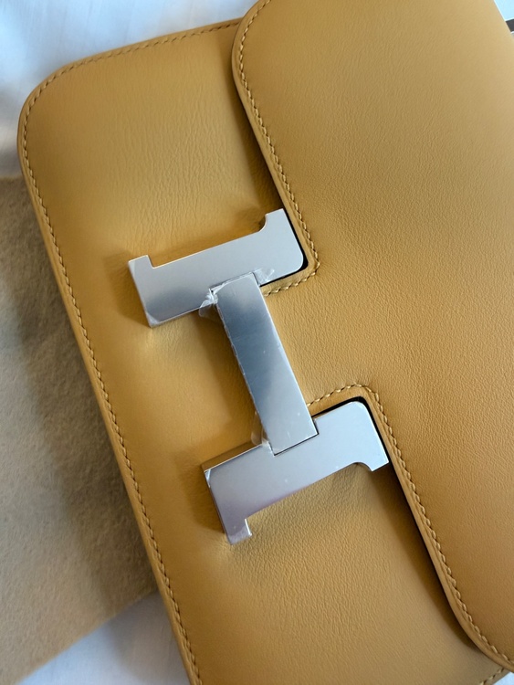 コンスタンスミニ（ブランドバッグ）の商品画像 - 査定依頼日：2026年3月17日 - 最高査定価格：1,300,000円