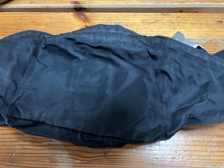 ボディポーチ（ブランドバッグ）の商品画像 - 査定依頼日：2026年2月2日 - 最高査定価格：80,000円