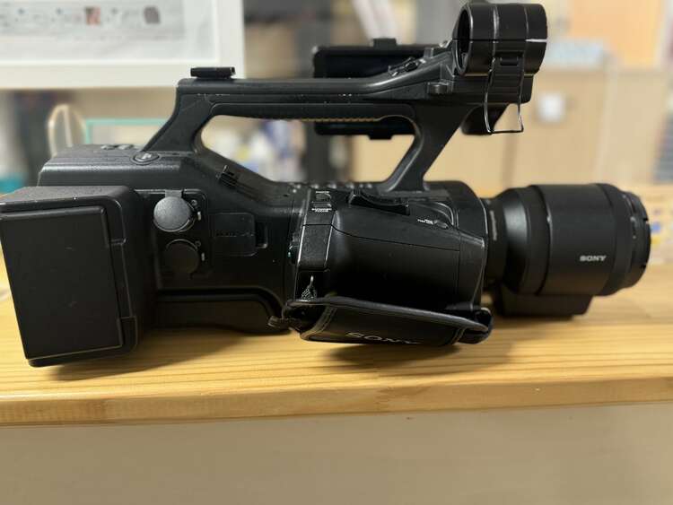 SONY　NXCAMカムコーダー HXR-NX80（カメラ）の商品画像 - 査定依頼日：2025年4月24日 - 最高査定価格：168,000円