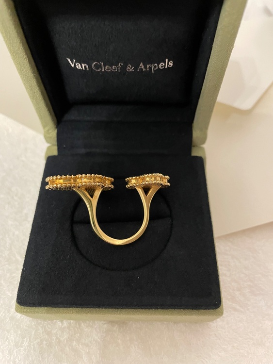 ヴァンクリーフ&アーペル　ラッキーリング（宝石）の商品画像 - 査定依頼日：2025年12月26日 - 最高査定価格：300,000円