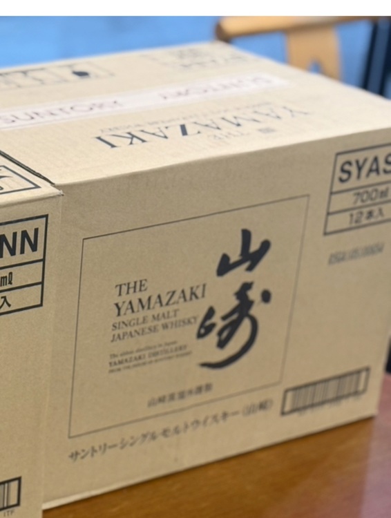 山崎シングルモルト　1ケース（お酒）の商品画像 - 査定依頼日：2025年10月8日 - 最高査定価格：111,600円