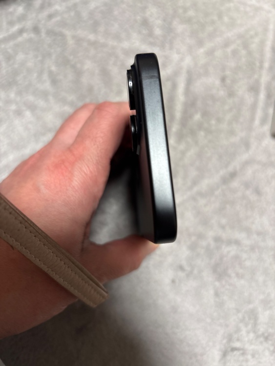 iPhone 15 128GB docomo（スマホ）の商品画像 - 査定依頼日：2026年3月6日 - 最高査定価格：100,000円