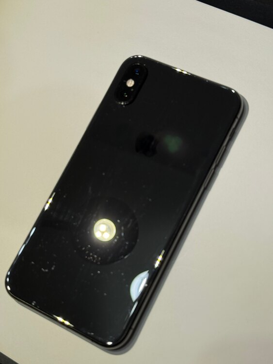 iPhoneXs 256G スペースグレー（スマホ）の商品画像 - 査定依頼日：2025年4月18日 - 最高査定価格：17,000円