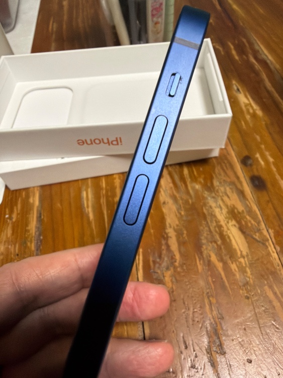 iPhone 12 64GB docomo（スマホ）の商品画像 - 査定依頼日：2026年3月31日 - 最高査定価格：25,000円