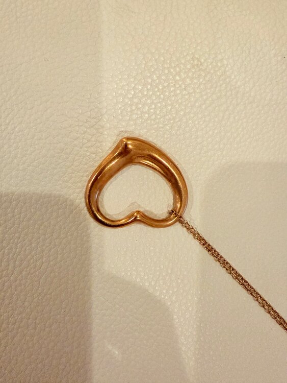 ティファニーオープンハートペンダント35mm（金・貴金属）の商品画像 - 査定依頼日：2025年2月1日 - 最高査定価格：110,000円