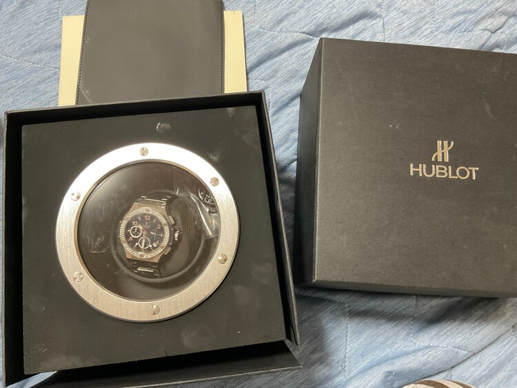 ビッグバンスチール41 SS BKアラビア　AT ダイヤ入りベゼル　SSブレス（高級時計）の商品画像 - 査定依頼日：2025年3月21日 - 最高査定価格：1,075,000円