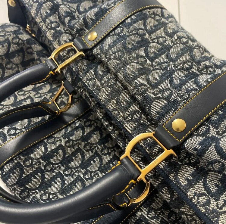 ディオールボストンバッグトロッター（ブランドバッグ）の商品画像 - 査定依頼日：2024年1月16日 - 最高査定価格：52,000円