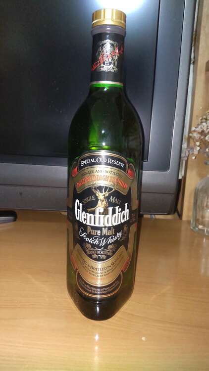 ウイスキー グレンフィディック （お酒）の商品画像 - 査定依頼日：2025年5月31日 - 最高査定価格：1,000円