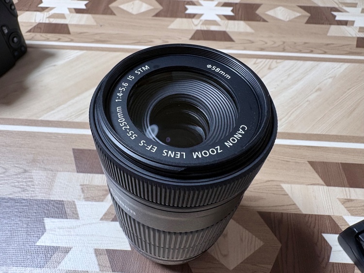 EOS kiss x9 ef-s 55-250 IS STM kit（カメラ）の商品画像 - 査定依頼日：2026年3月20日 - 最高査定価格：38,000円