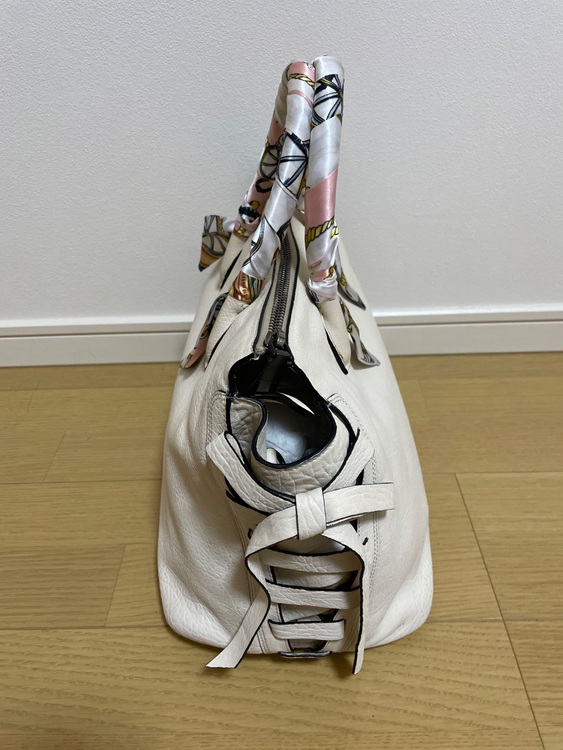 ミュウミュウ  （ブランドバッグ）の商品画像 - 査定依頼日：2025年9月14日 - 最高査定価格：30,000円