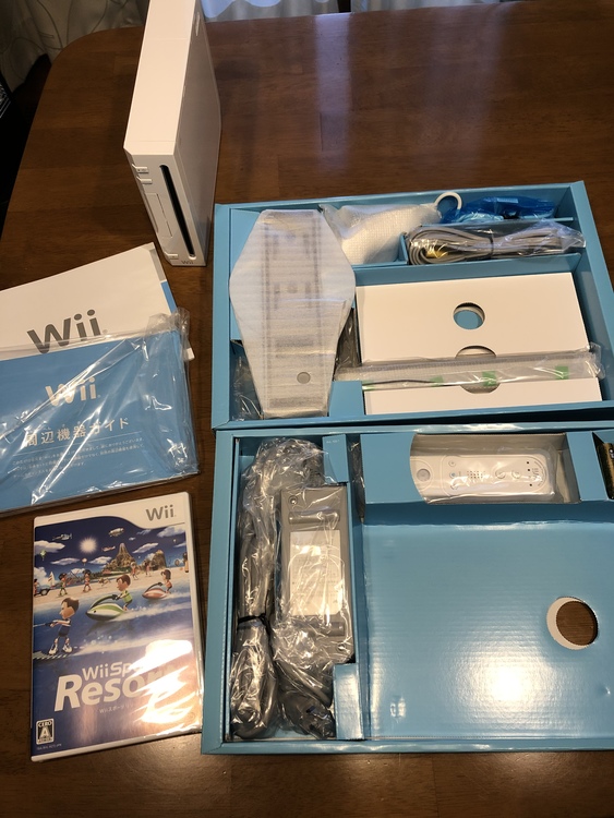 Wii本体 Wiiスポーツリゾート同梱版(シロ)（ゲーム機本体・ゲームソフト）の商品画像 - 査定依頼日：2021年2月13日 - 最高査定価格：3,000円