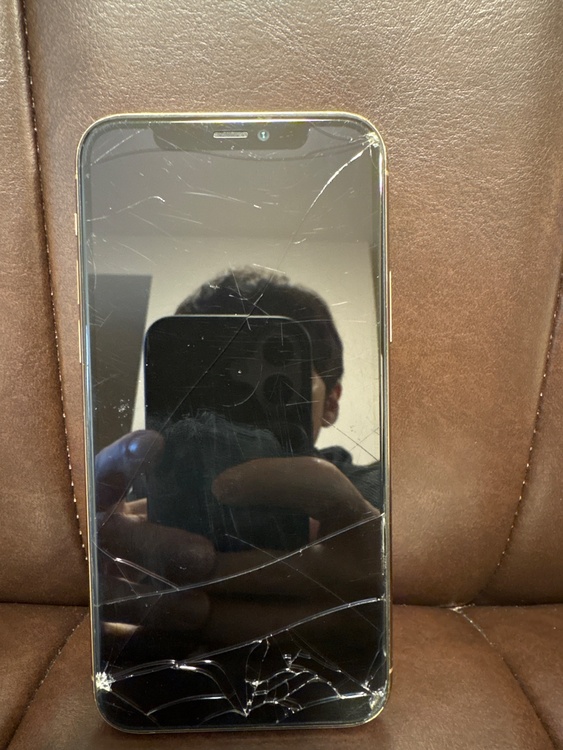 iPhone iPhone11 Pro 256GB SIMフリー（スマホ）の商品画像 - 査定依頼日：2026年10月3日 - 最高査定価格：17,500円