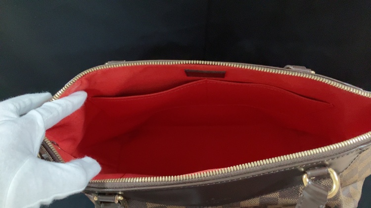 ショルダーバッグ（ブランドバッグ）の商品画像 - 査定依頼日：2026年3月2日 - 最高査定価格：77,000円