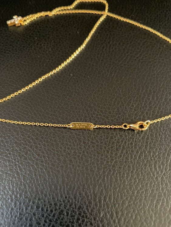 Van Cleef & Arpels クロス ダイヤモンド ネックレス（宝石）の商品画像 - 査定依頼日：2026年9月6日 - 最高査定価格：185,000円