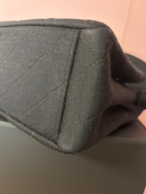 キルティング　ハンドバッグ（ブランドバッグ）の商品画像 - 査定依頼日：2025年4月20日 - 最高査定価格：200,000円