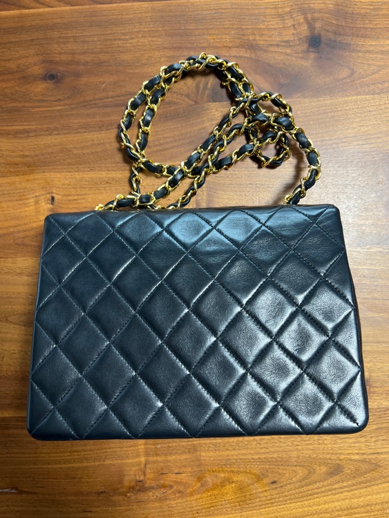 シャネルミニマトラッセ ラムスキン（ブランドバッグ）の商品画像 - 査定依頼日：2025年6月26日 - 最高査定価格：450,000円