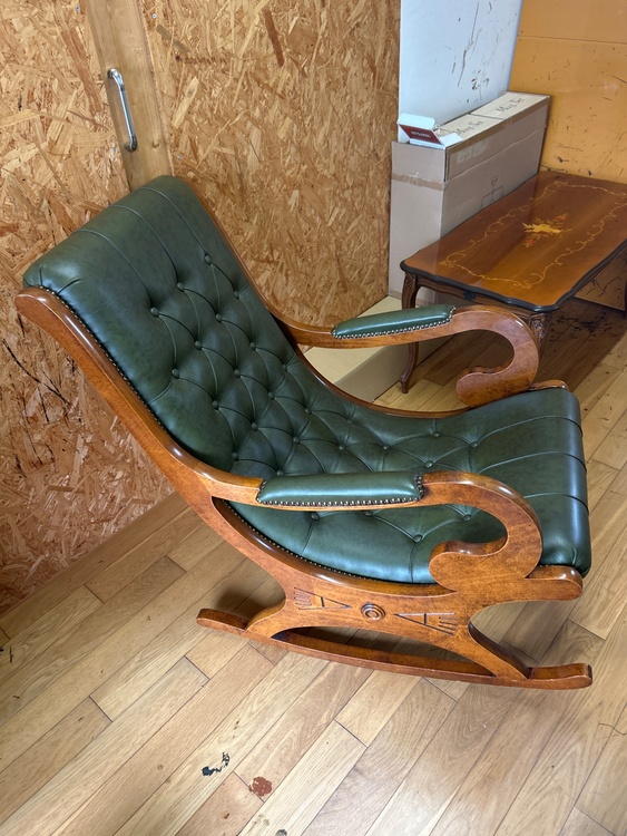 ヴェローナクラシック  イタリア製　ロッキングチェア（家具・寝具）の商品画像 - 査定依頼日：2026年3月17日 - 最高査定価格：12,000円